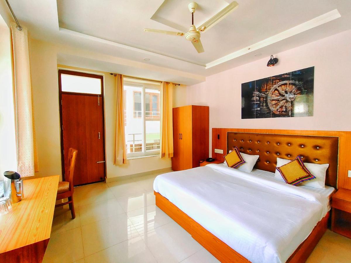 Karwaan Hostel Rishīkesh Buitenkant foto