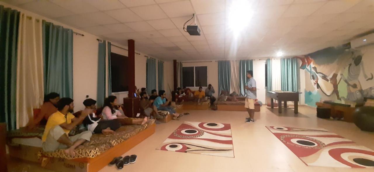 Karwaan Hostel Rishīkesh Buitenkant foto