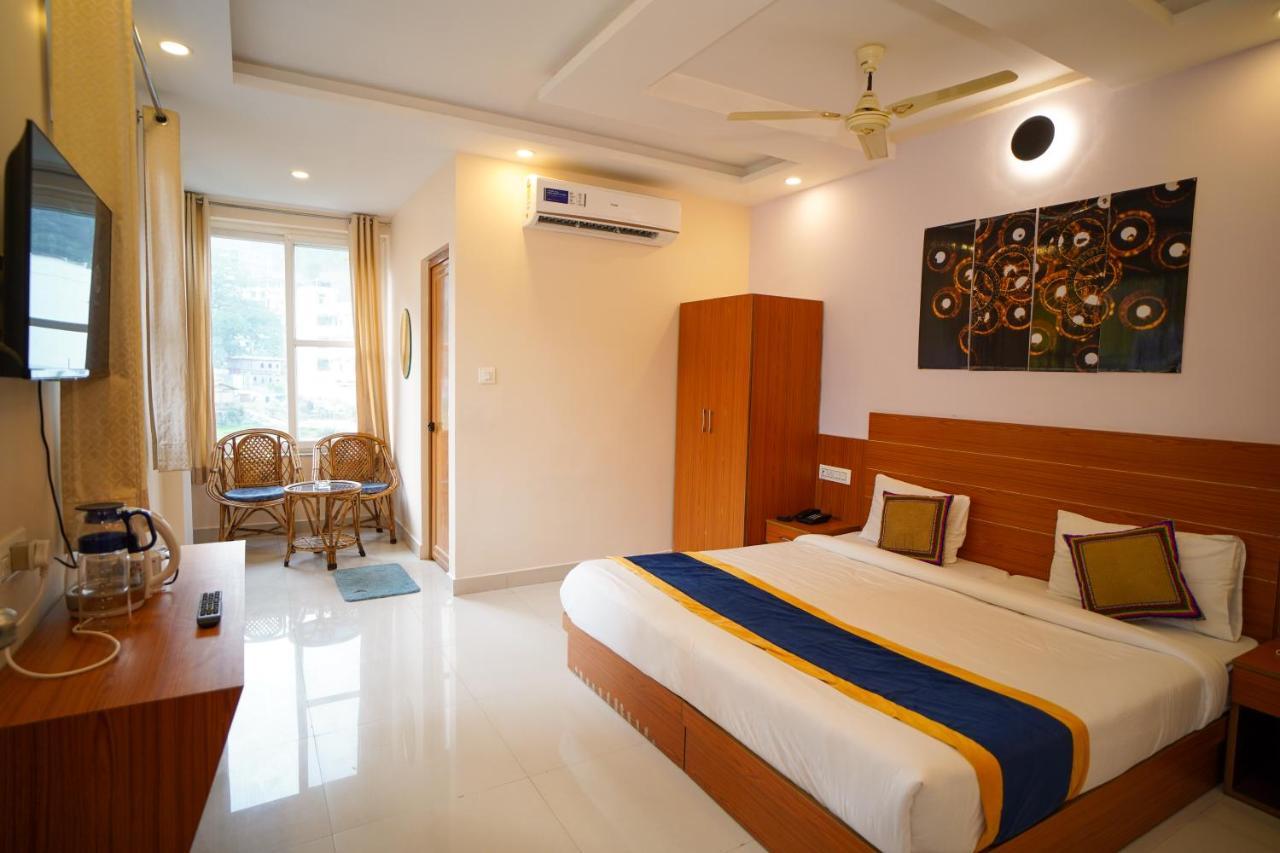 Karwaan Hostel Rishīkesh Buitenkant foto