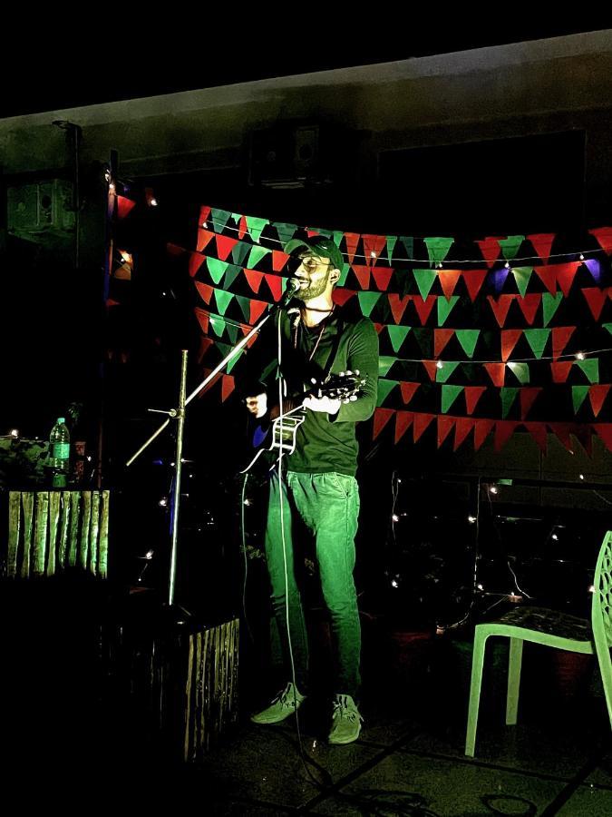 Karwaan Hostel Rishīkesh Buitenkant foto