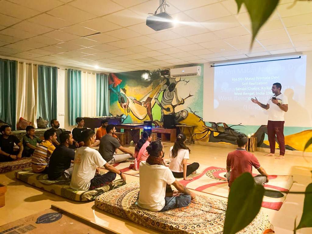 Karwaan Hostel Rishīkesh Buitenkant foto
