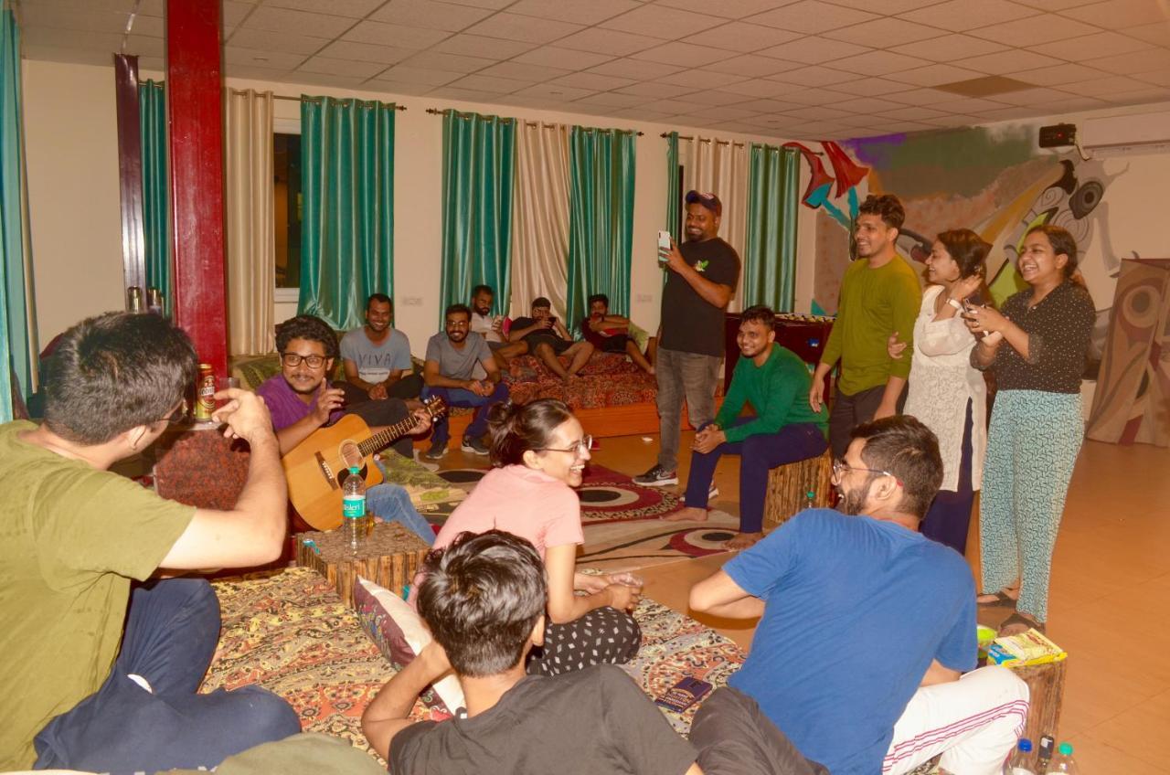 Karwaan Hostel Rishīkesh Buitenkant foto